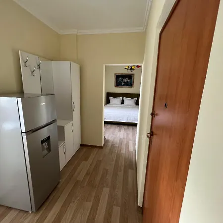 Evis Apartment *